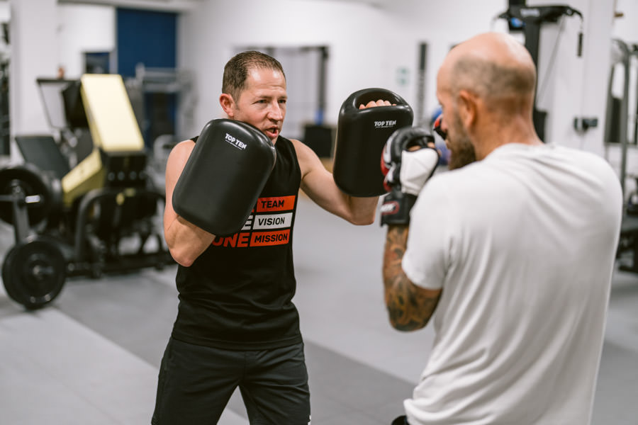 Kickboxen in der Gruppe – dynamisch, kraftvoll & voller Energie